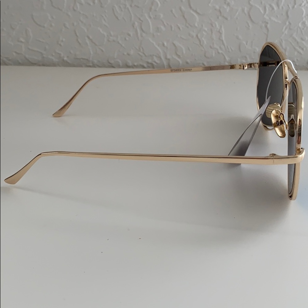 SUNGLASSES - Picture 2 of 7
